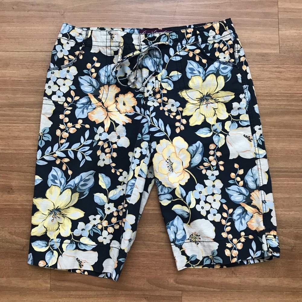Hawaiian Bermuda Capris